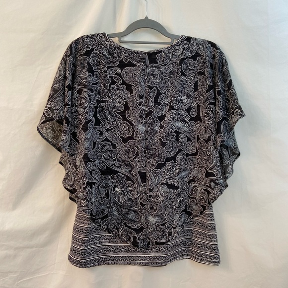 NWT, Kim Rogers, Flowy Sleeveless Black and White Shirt, Size Medium - Picture 4 of 16